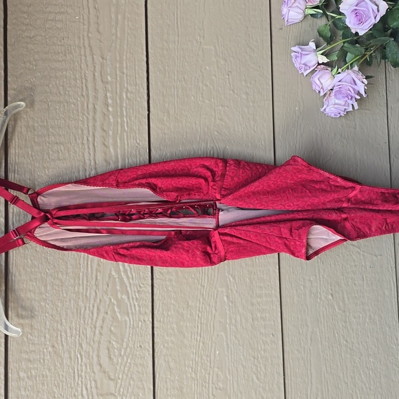 Torrid Curve Animal Lace-up Halter Bodysuit Rhubarb Red 3x New - Picture 8 of 10